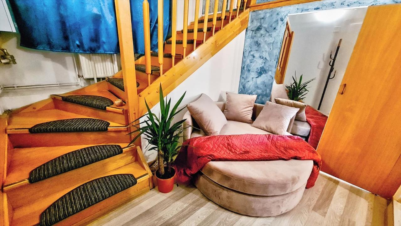 Royal Mansion In Unirii Square Apartment *