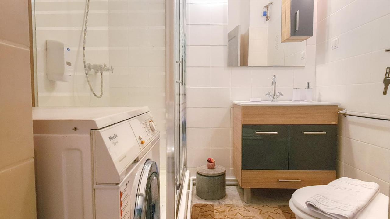 Royal Mansion In Unirii Square Apartament