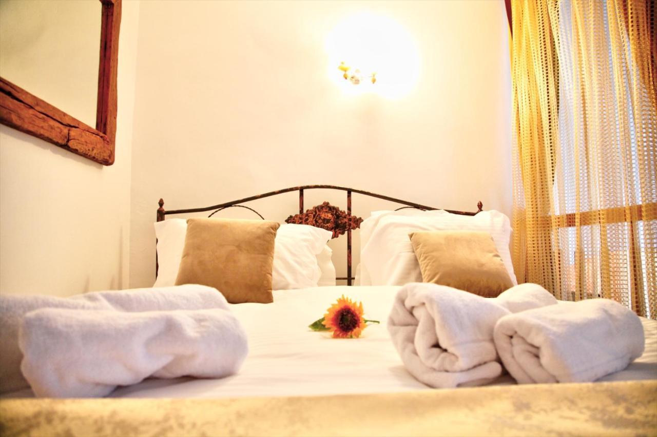 Royal Mansion In Unirii Square Apartment *